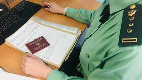 Как пользоваться картой при аресте приставами
